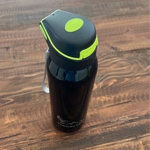 Insulated water bottle